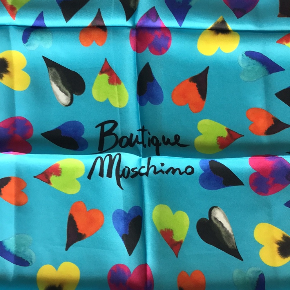 Moschino Silk Scarf Italy Hearts RARE NWT - Picture 2 of 10